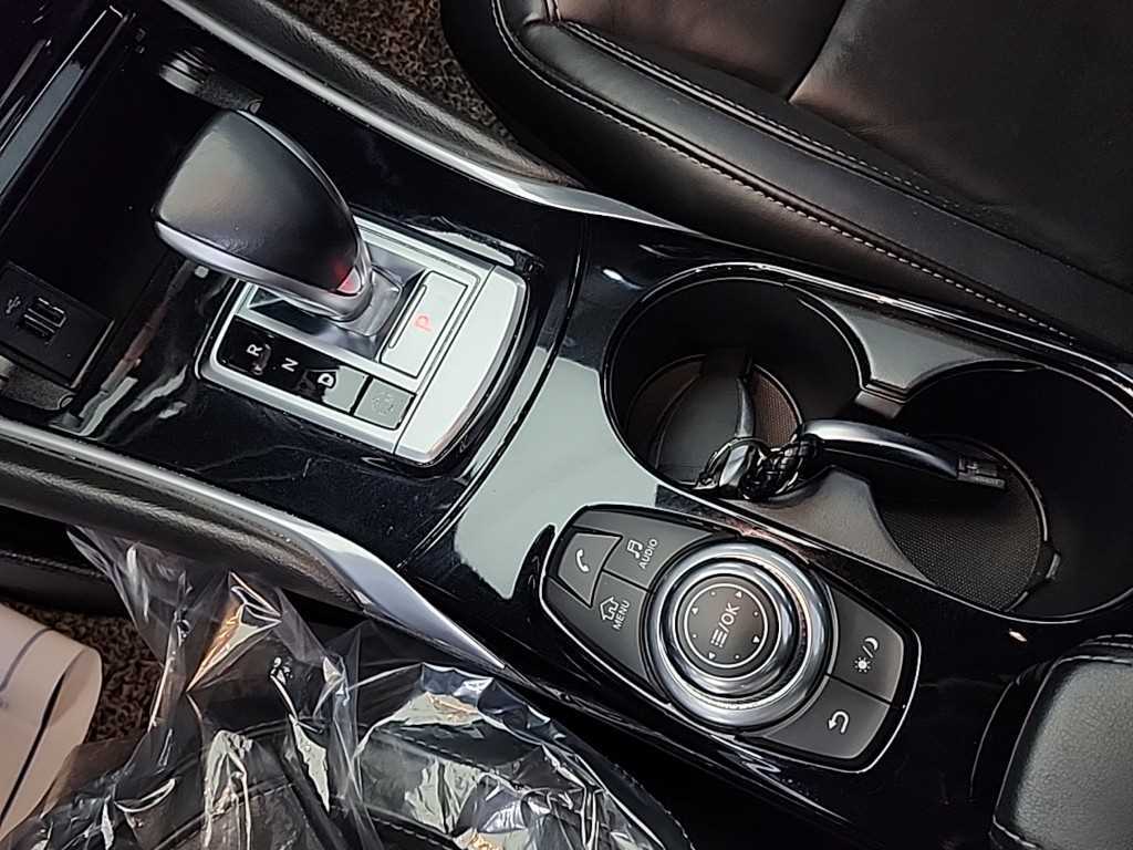 Infiniti QX - Vista 8