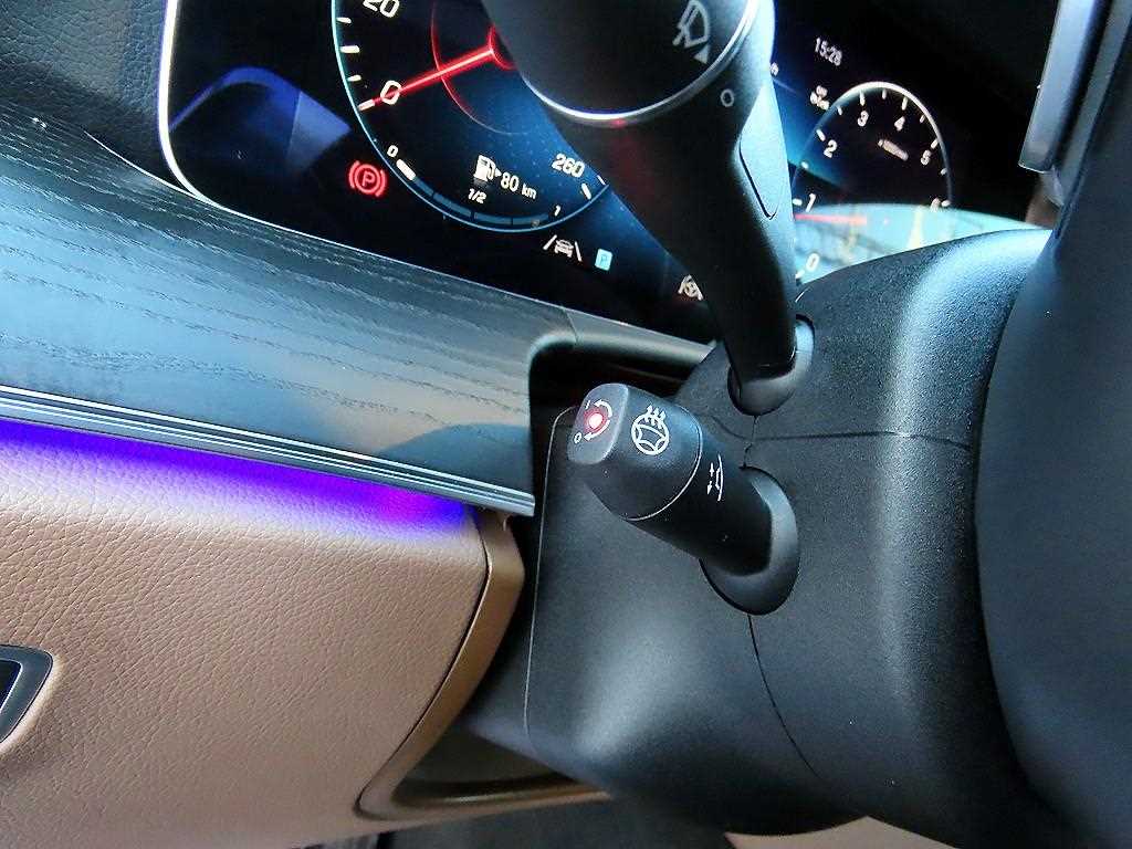 Mercedes Benz E class - Vista 11