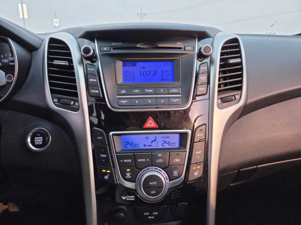 HYUNDAI i30 - Vista 10