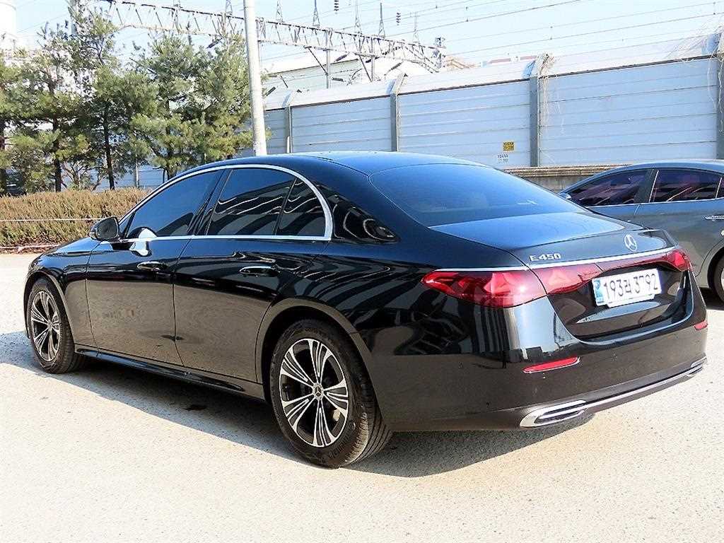 Mercedes Benz E class - Vista 3