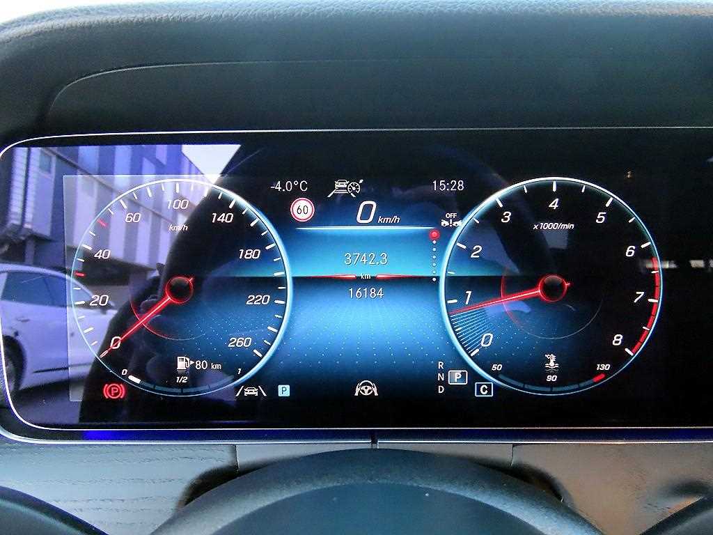 Mercedes Benz E class - Vista 9