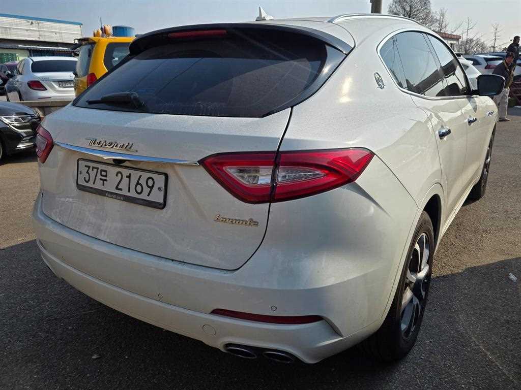 Maserati Levante - Vista 4