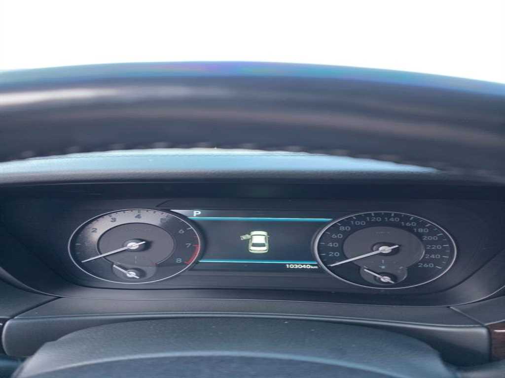 Genesis EQ900 - Vista 5