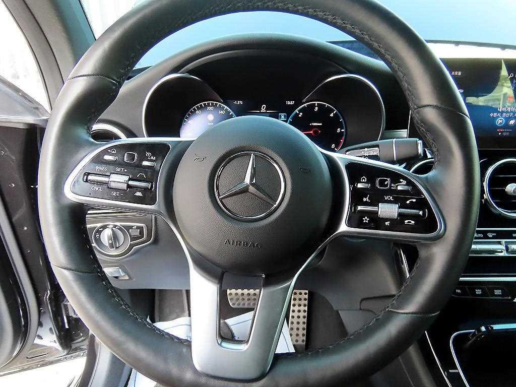 Mercedes Benz GLC Class - Vista 8