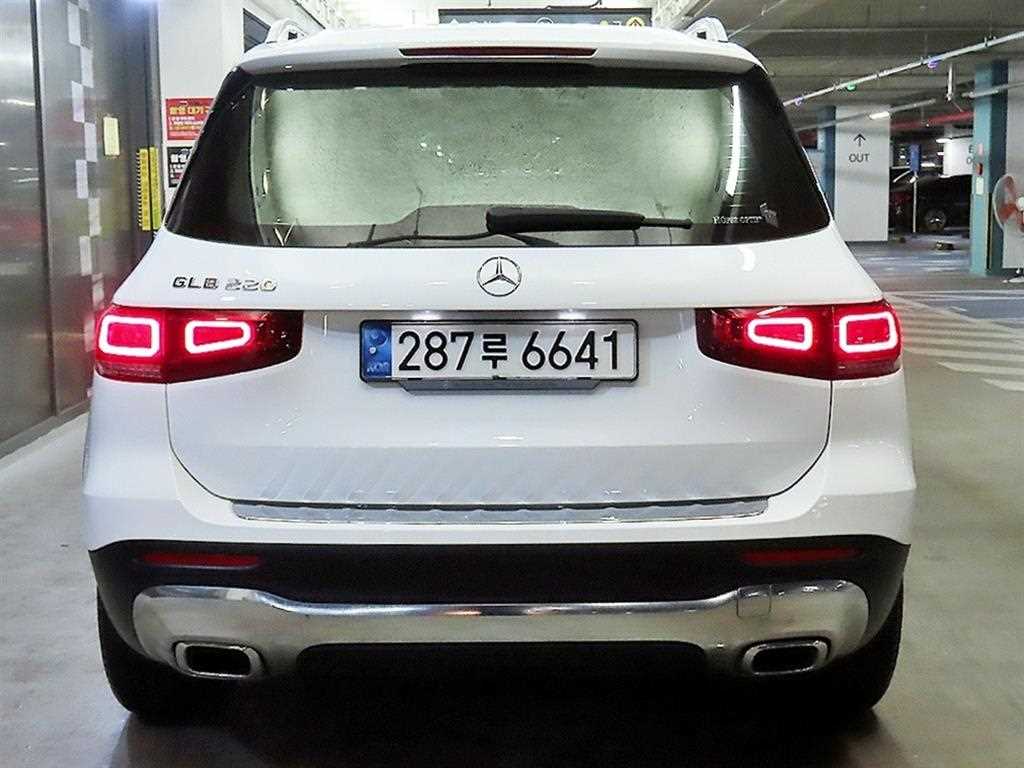 Mercedes Benz GLB Class - Vista 5