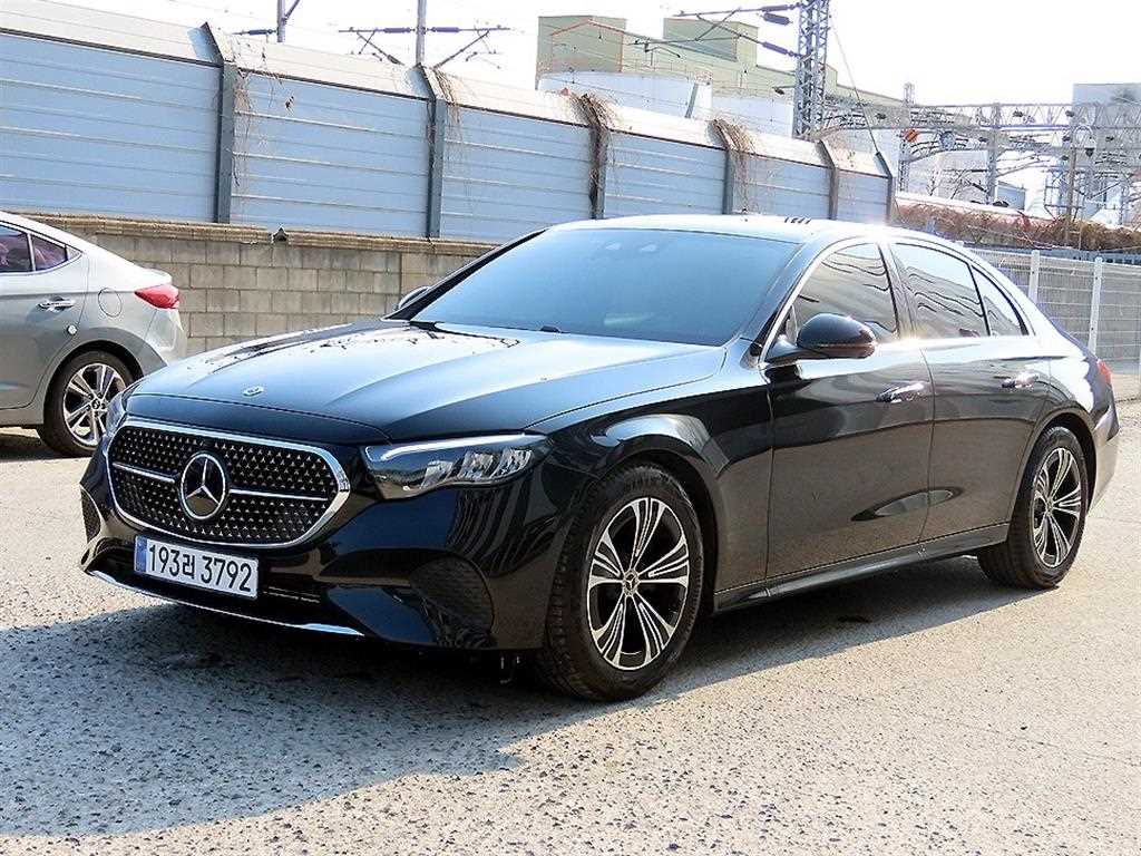 Mercedes Benz E class - Vista 2