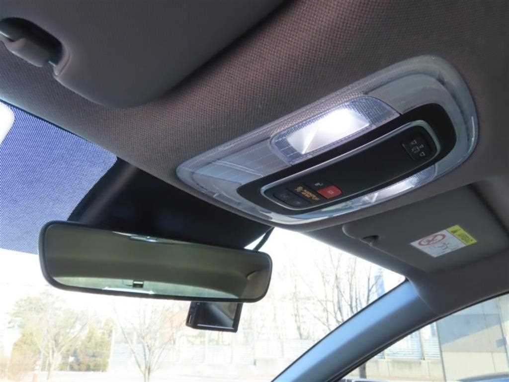 HYUNDAI Avante - Vista 10