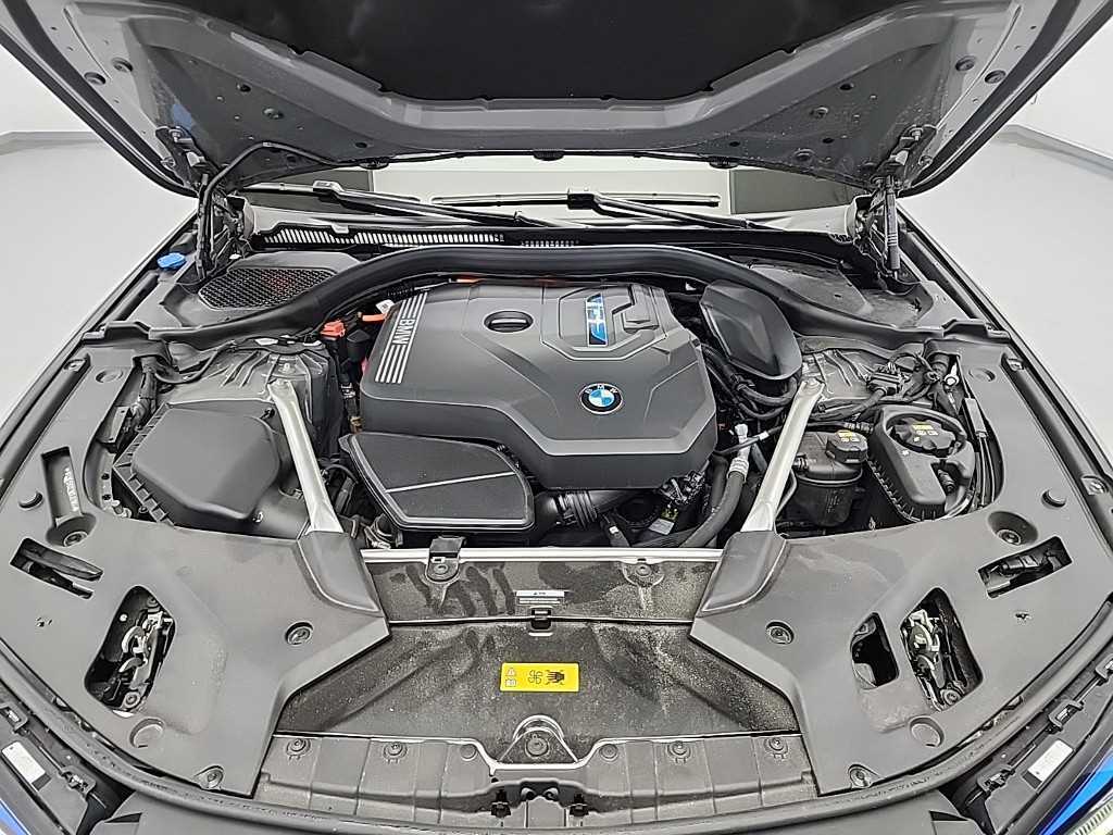 BMW 5 Series - Vista 5