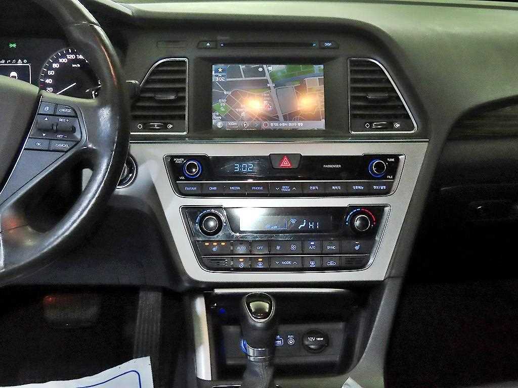 HYUNDAI Sonata - Vista 11