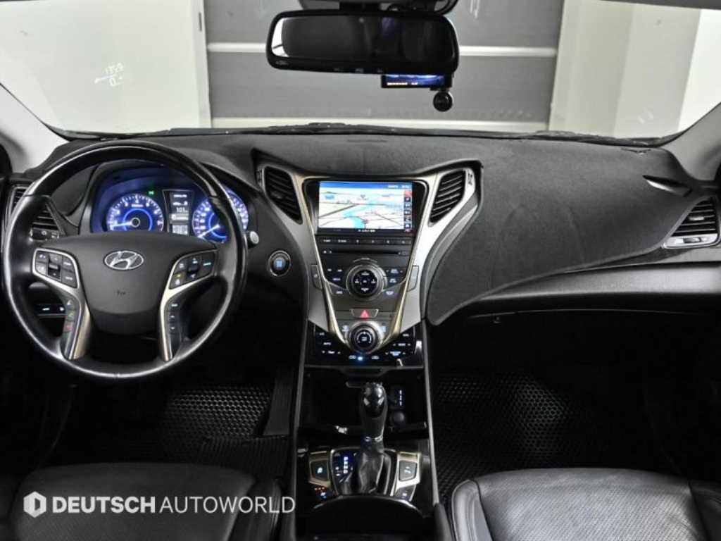 HYUNDAI Grandeur - Vista 7