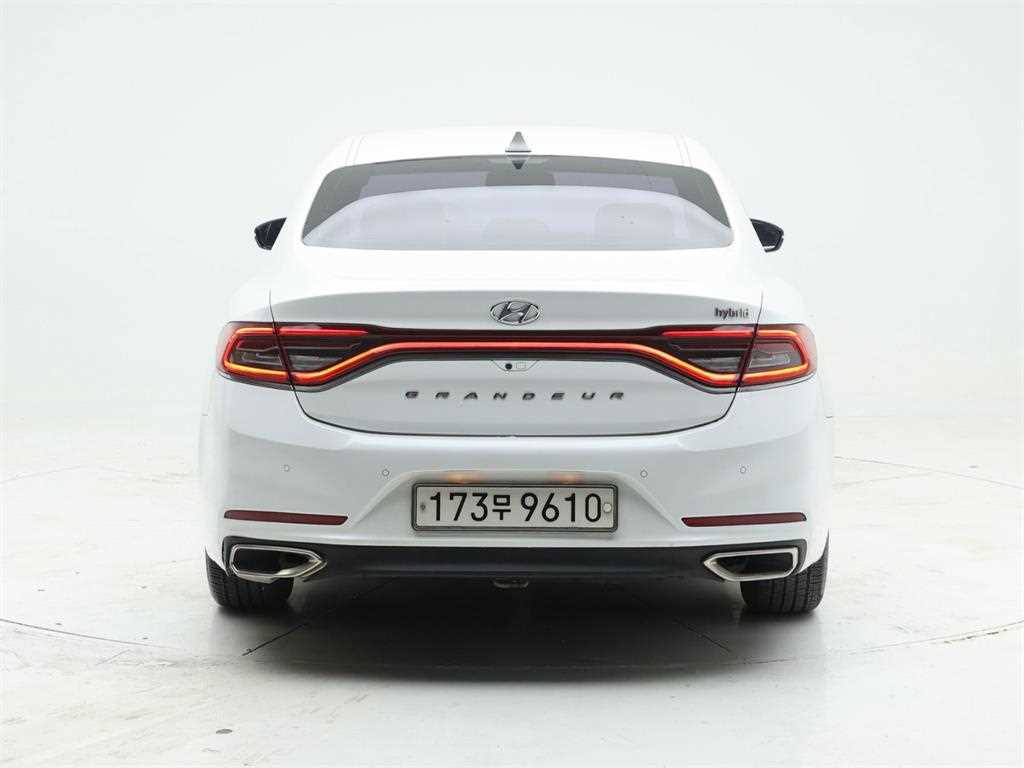 HYUNDAI Grandeur - Vista 5