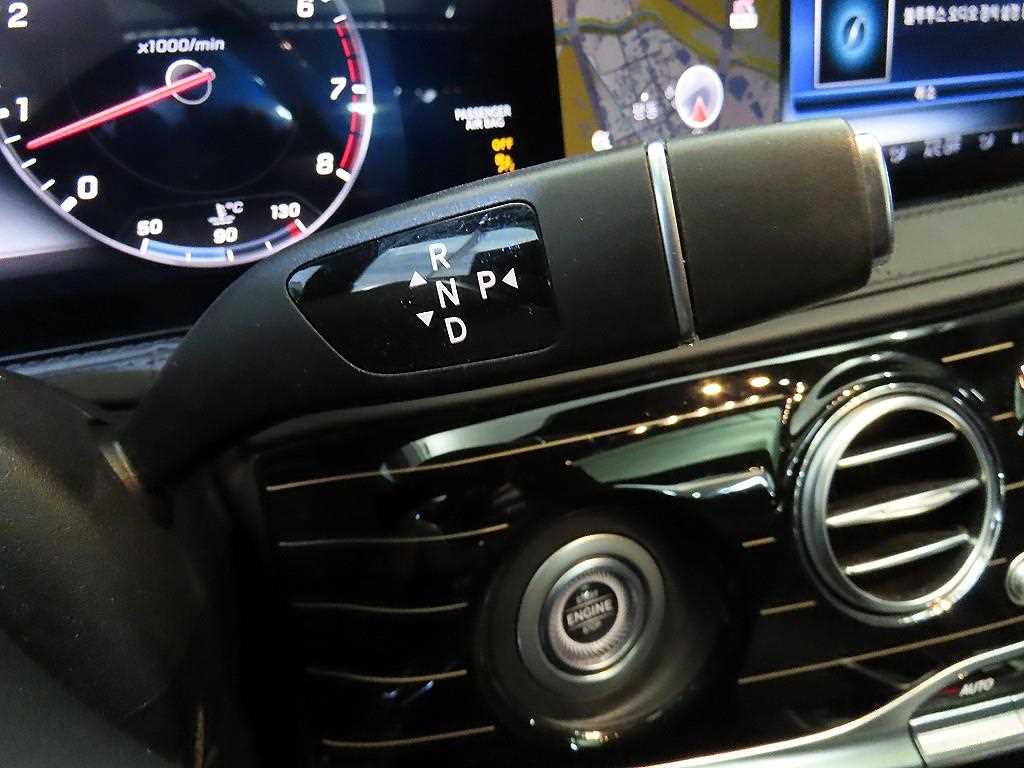 Mercedes Benz S Class - Vista 12