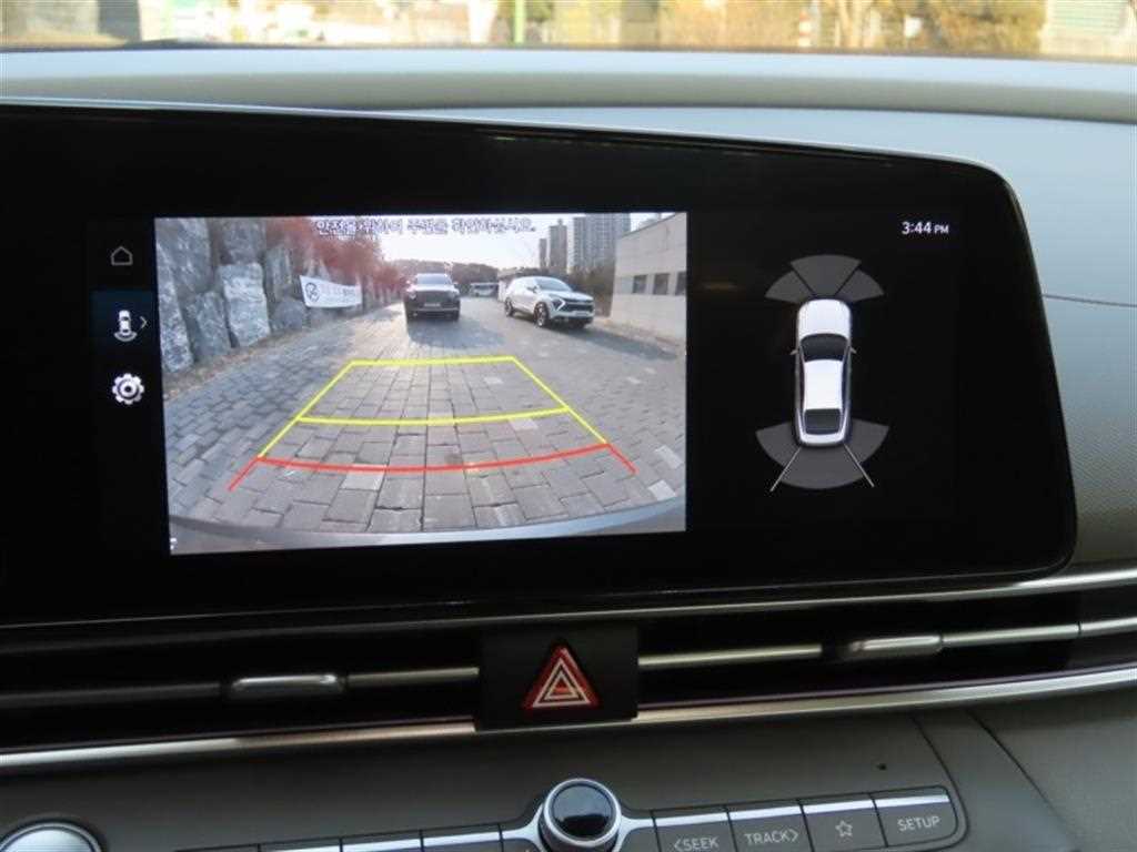 HYUNDAI Avante - Vista 9