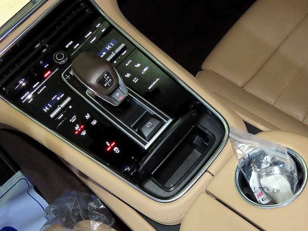 Porsche Panamera - Vista 12