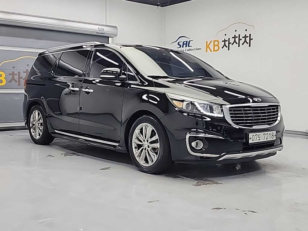 KIA Carnival - Vista 4