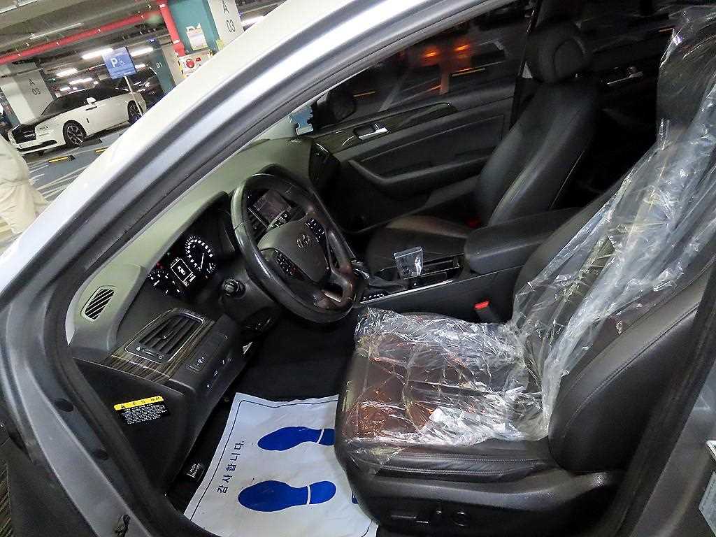 HYUNDAI Sonata - Vista 6