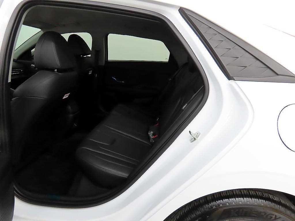 HYUNDAI Avante - Vista 6