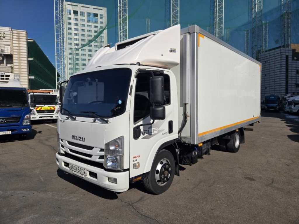 medium and large cargo truck - Vista 3