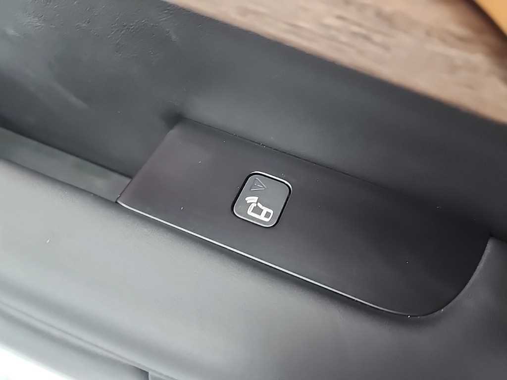 Land Rover Discovery 2019 Blanco - Importación desde Corea - HF Imports Iquique - Foto 14