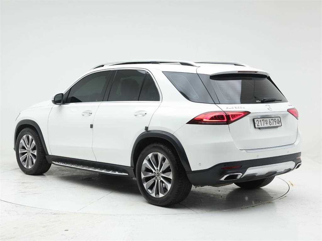 Mercedes Benz GLE Class - Vista 4