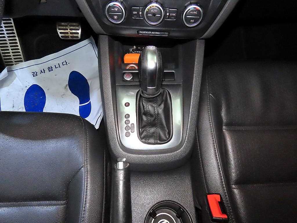 Volkswagen Jetta - Vista 12