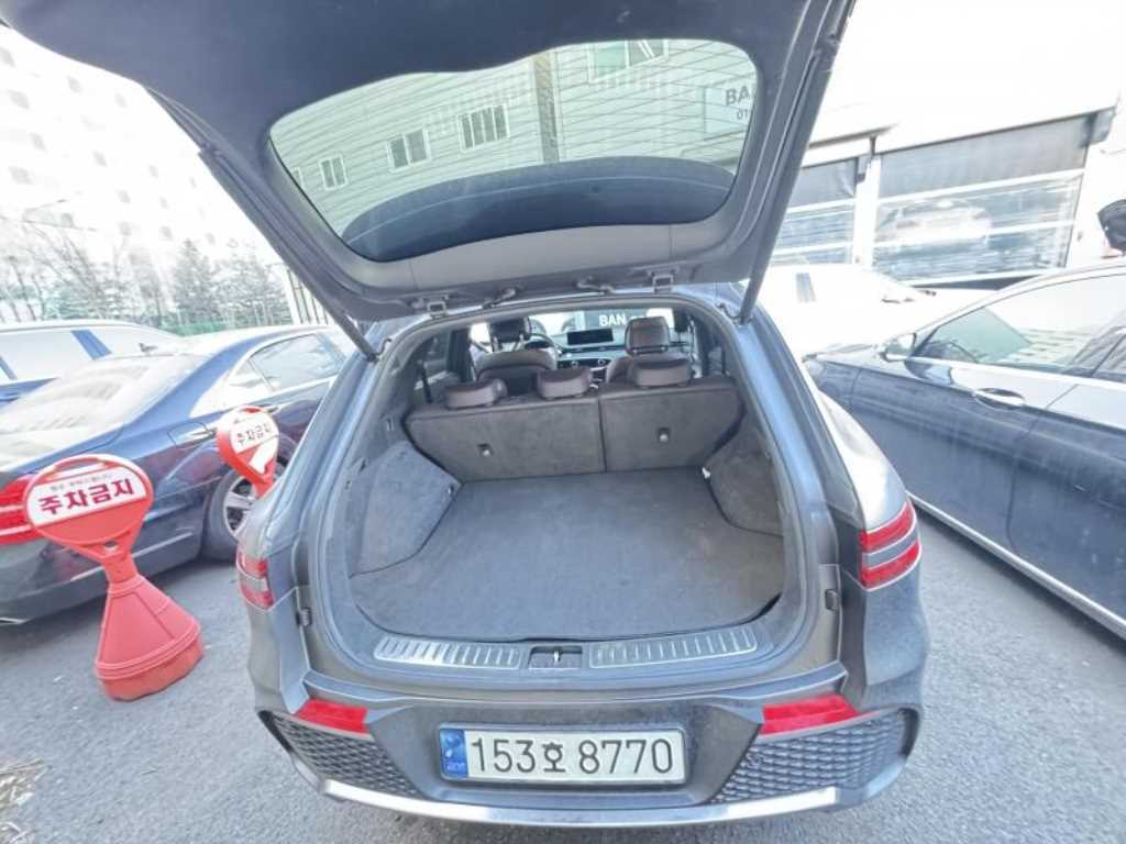 Genesis GV70 - Vista 4