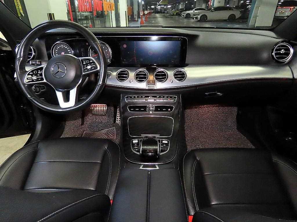 Mercedes Benz E class - Vista 10