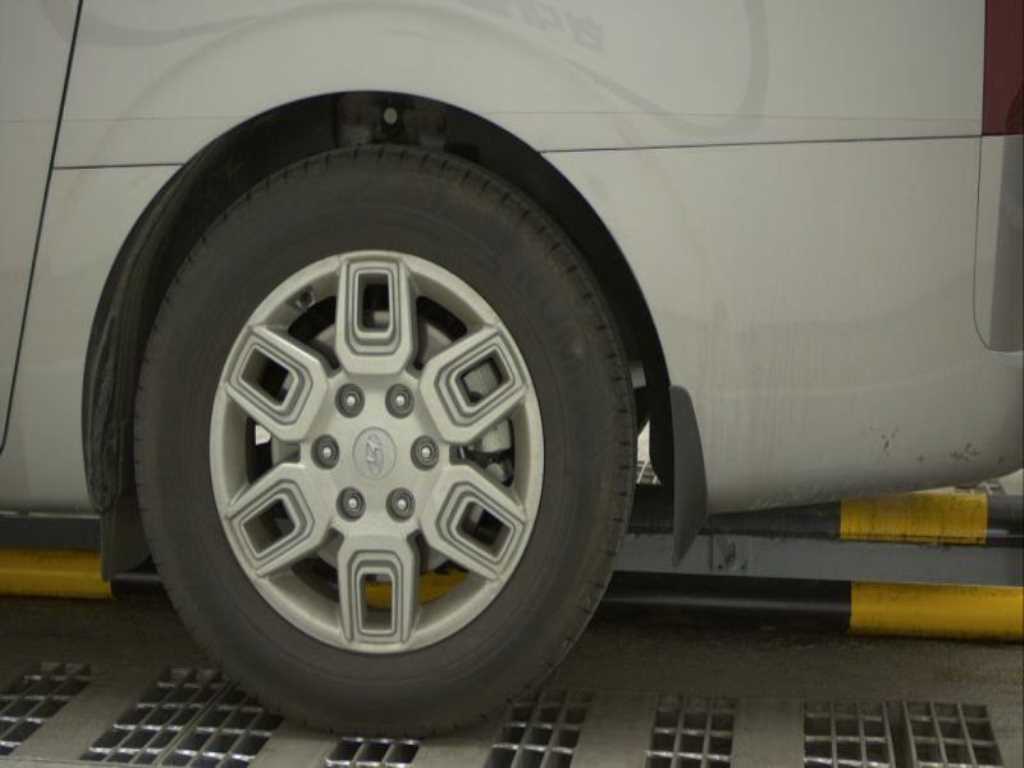 HYUNDAI Staria - Vista 3