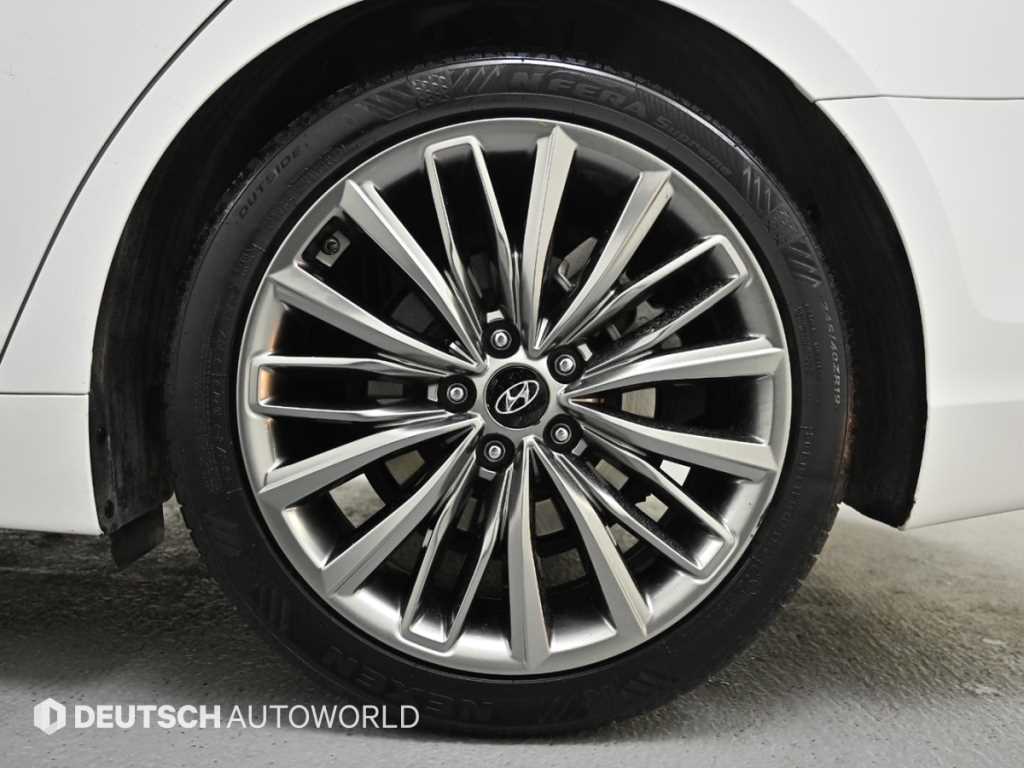 HYUNDAI Grandeur - Vista 5