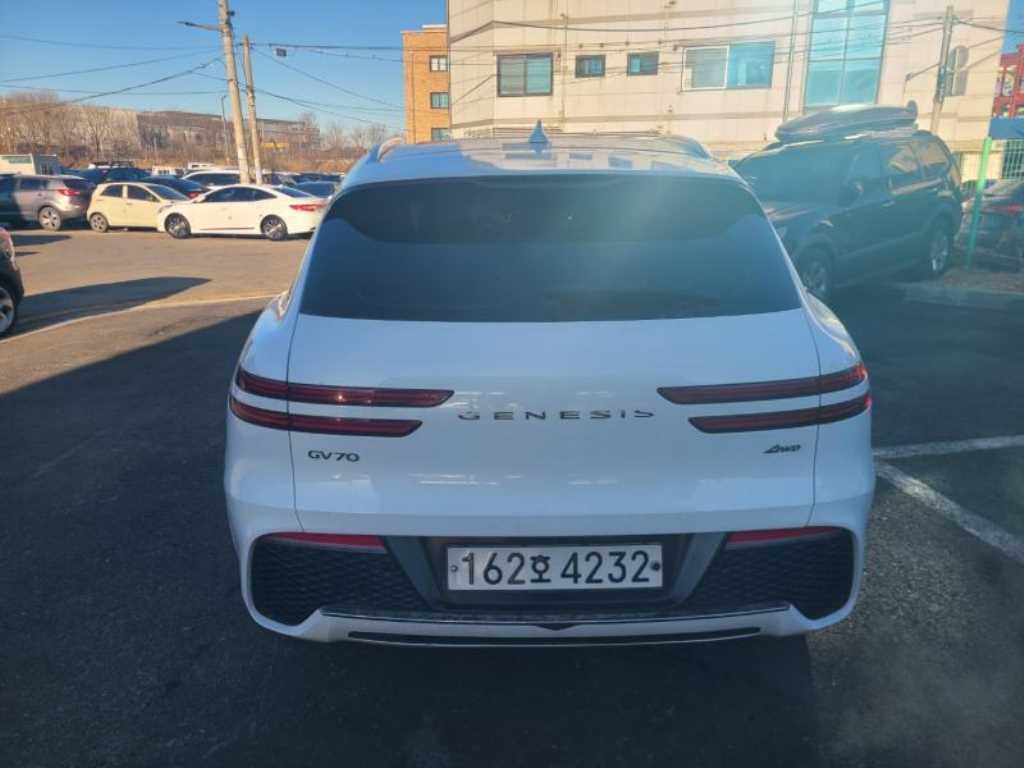 Genesis GV70 - Vista 4