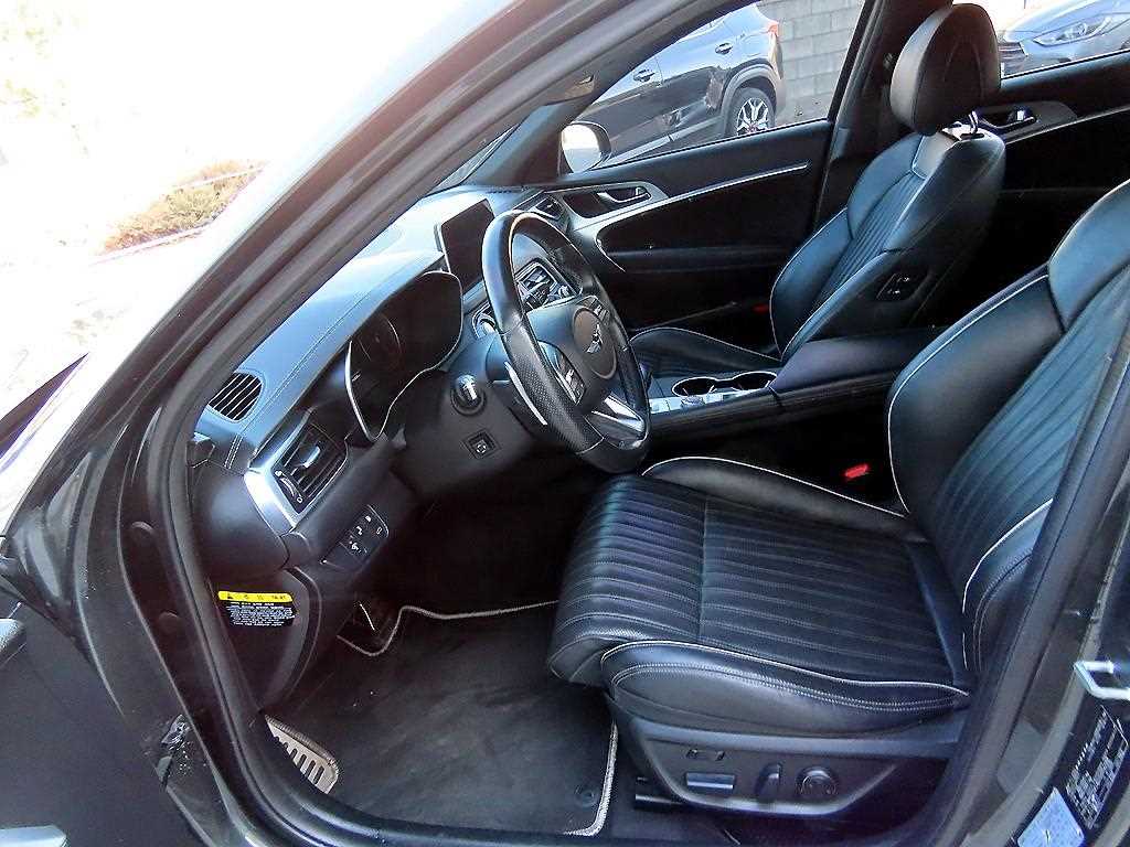 Genesis G70 - Vista 5