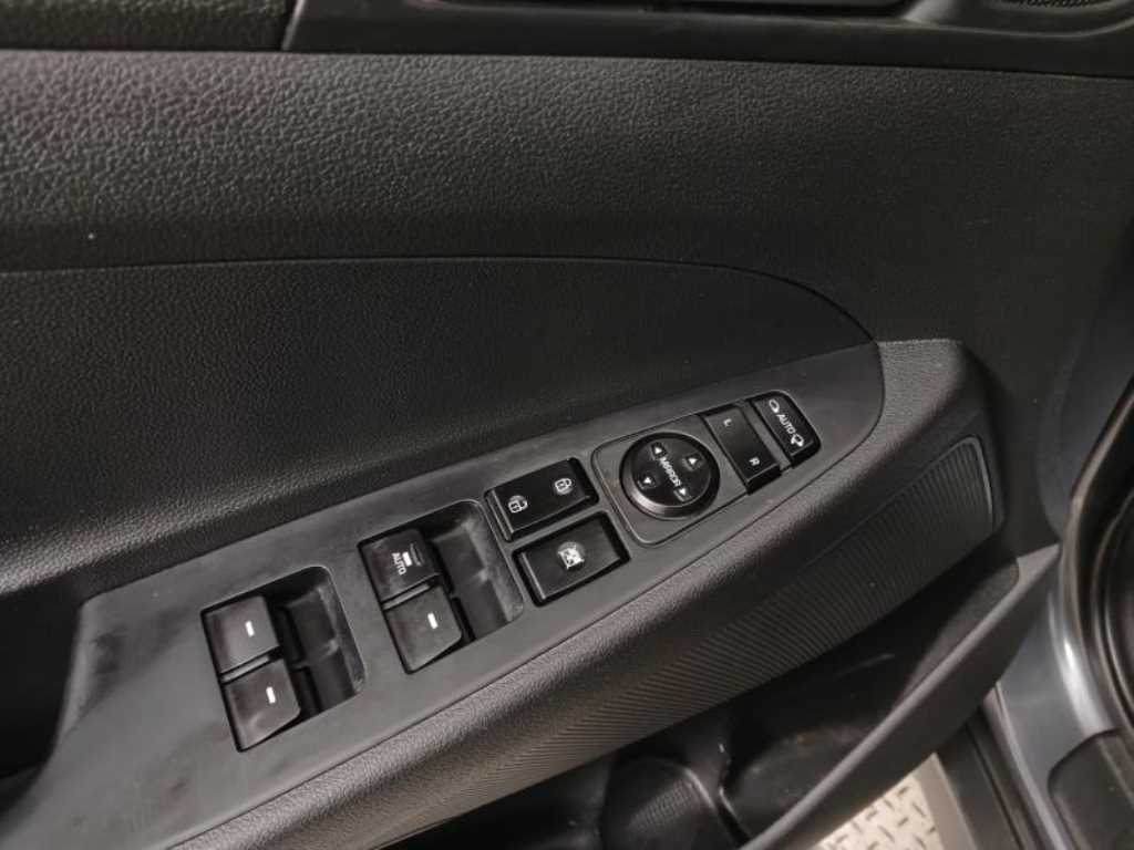 HYUNDAI Tucson - Vista 10