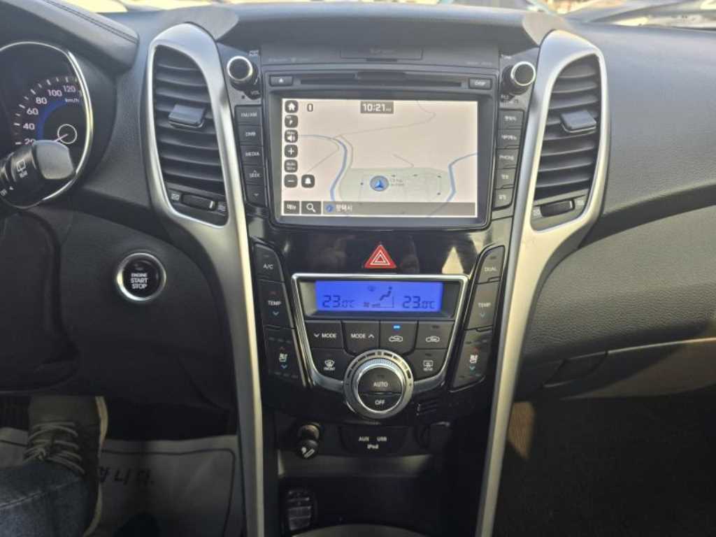 HYUNDAI i30 - Vista 9