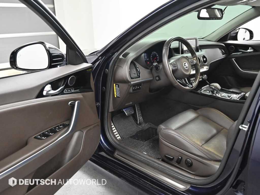 KIA Stinger - Vista 9