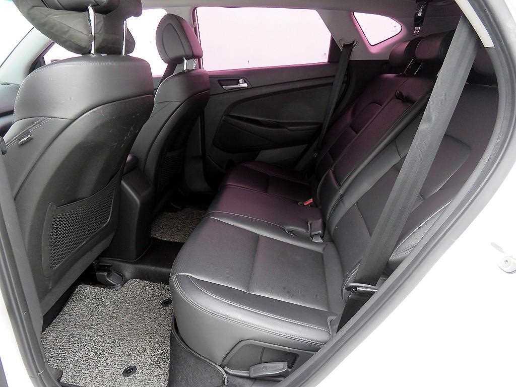 HYUNDAI Tucson - Vista 7