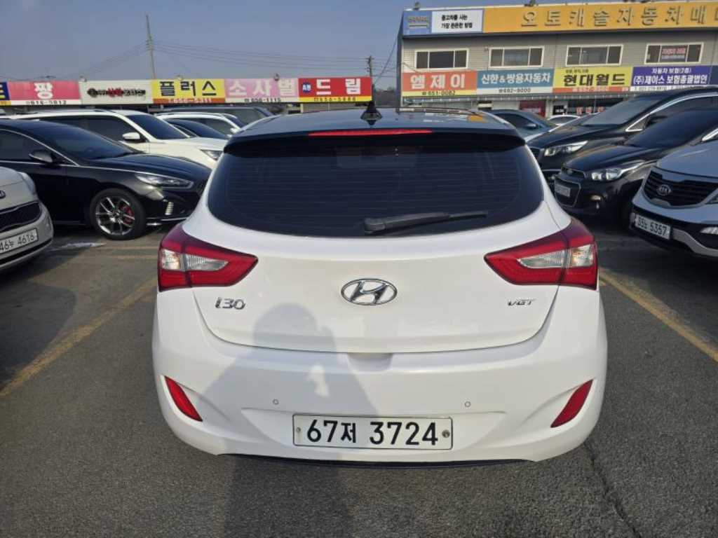 HYUNDAI i30 - Vista 3