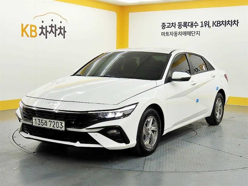 HYUNDAI Avante - Vista 2