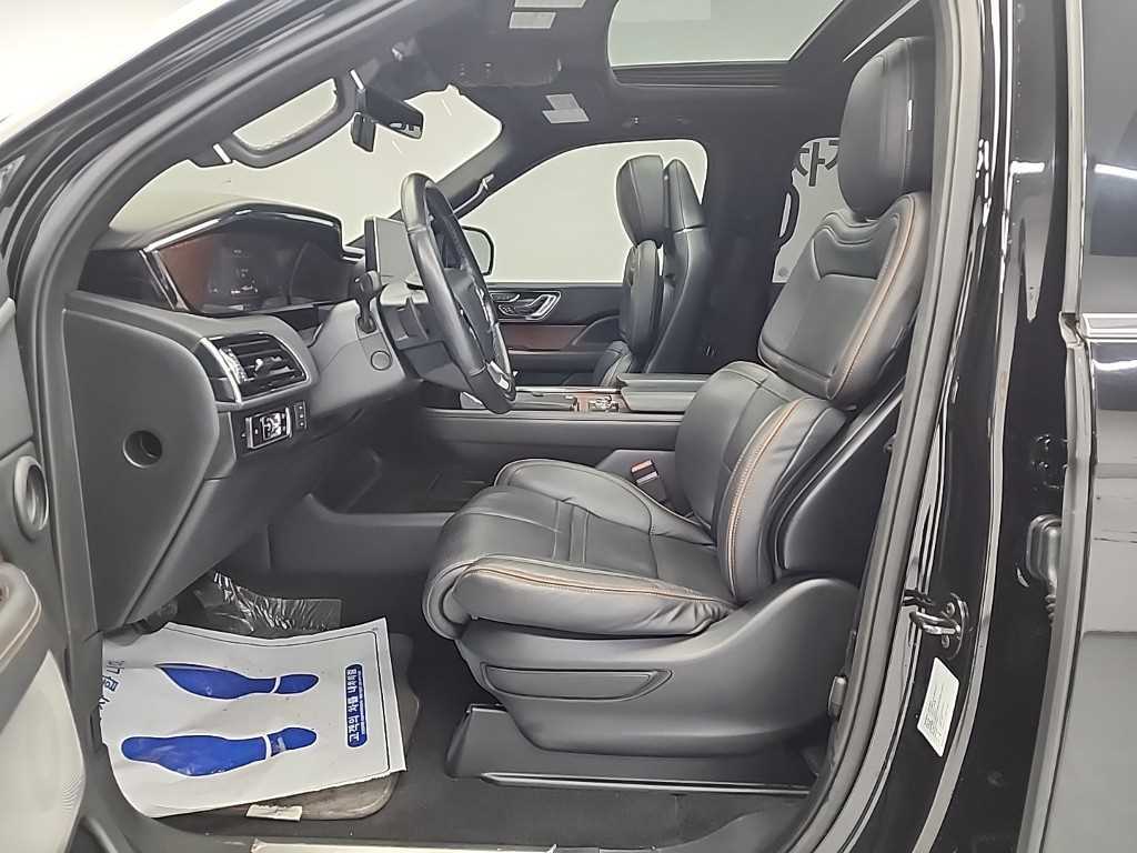 Lincoln Navigator - Vista 11