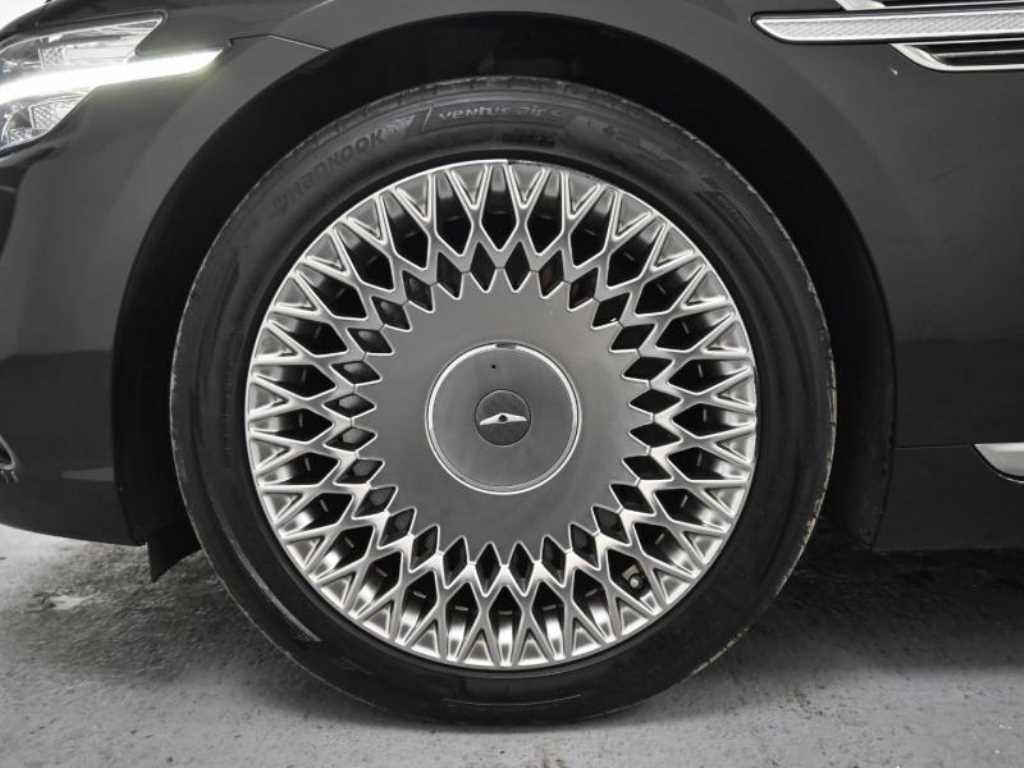 Genesis G90 - Vista 6