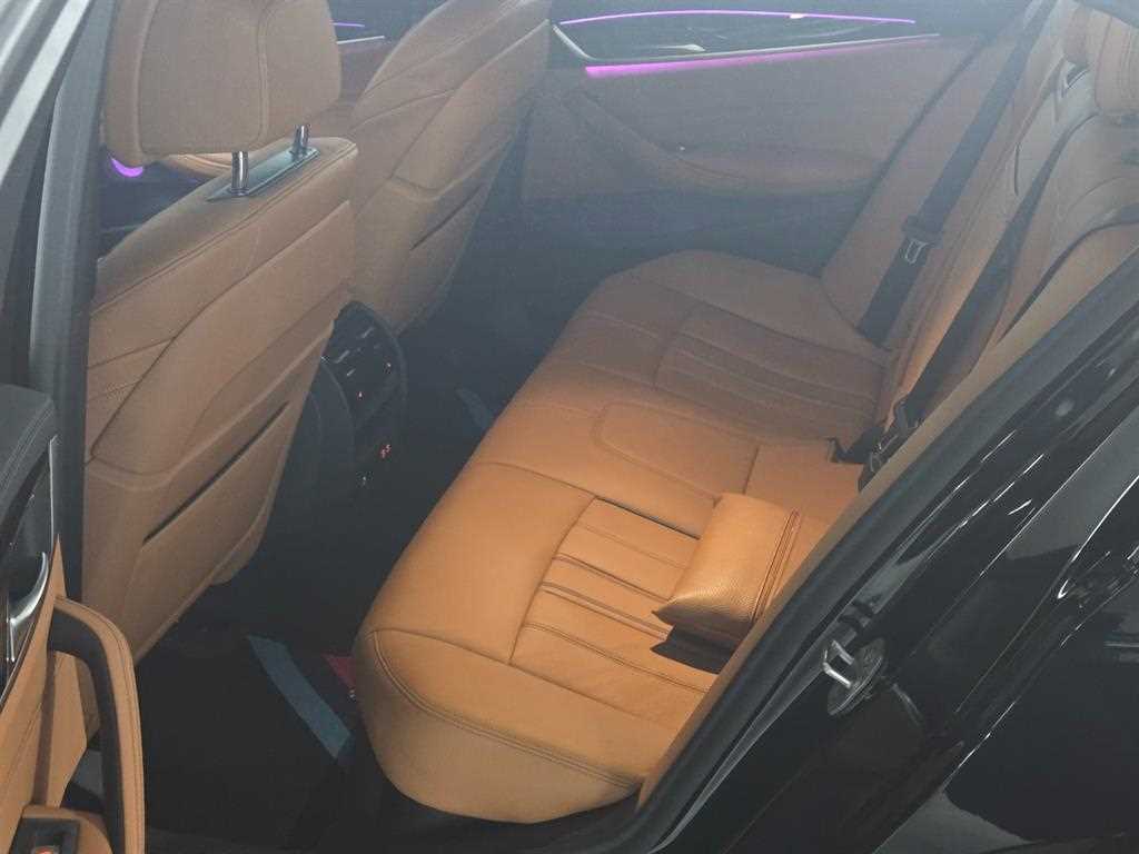 BMW 5 Series - Vista 10