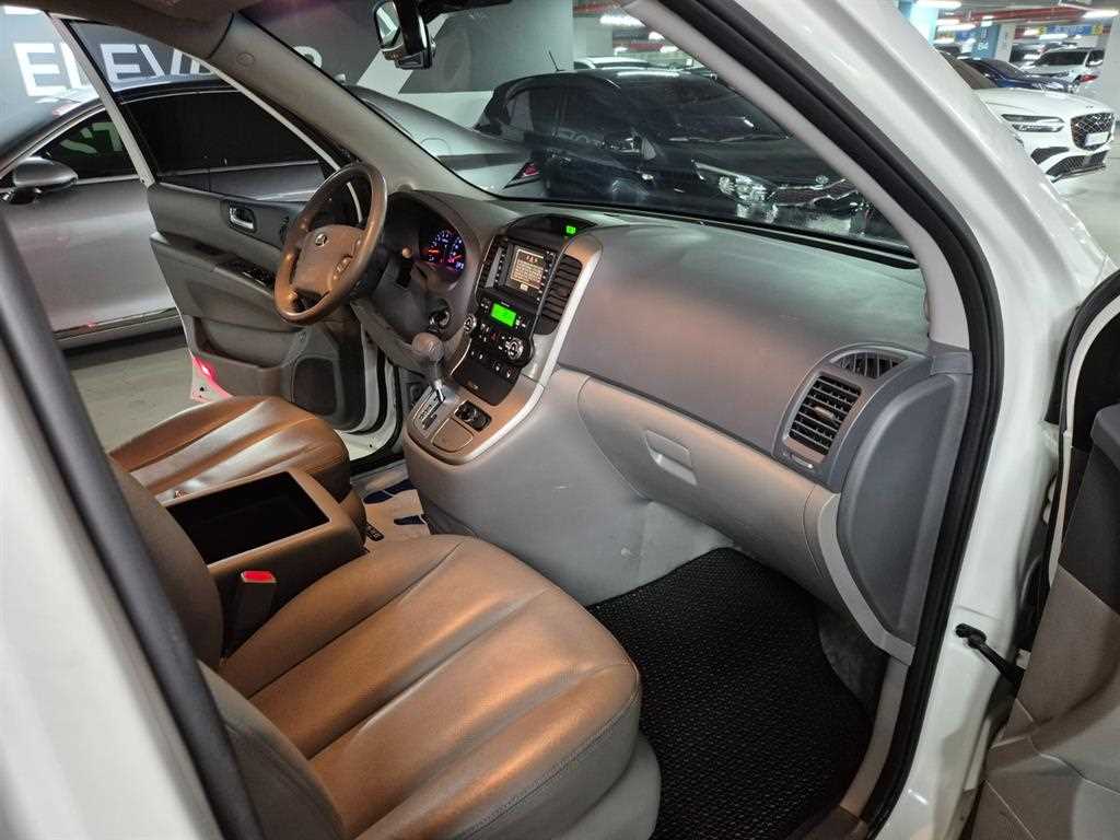 KIA Carnival - Vista 7