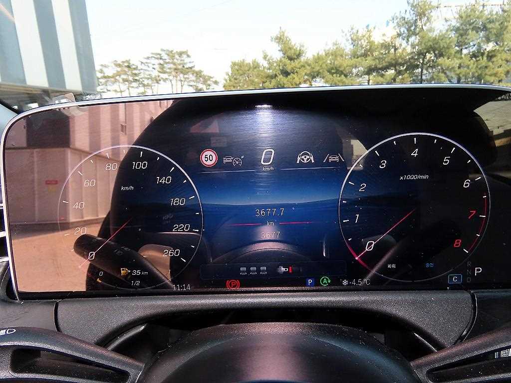 Mercedes Benz E class - Vista 9