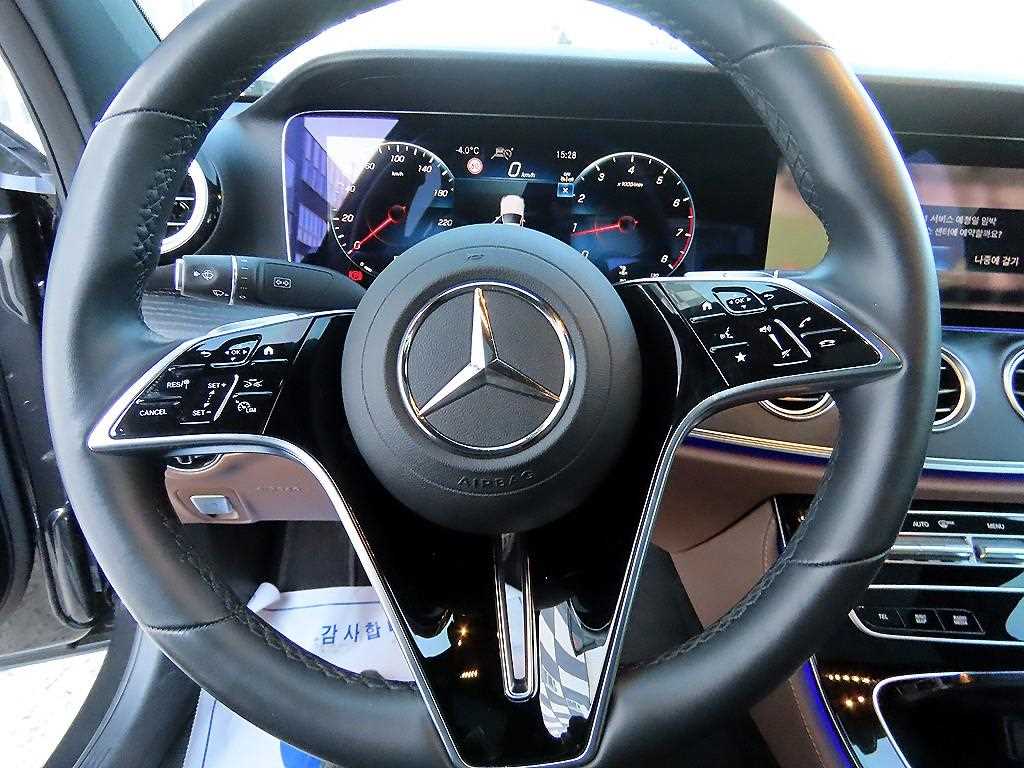 Mercedes Benz E class - Vista 8