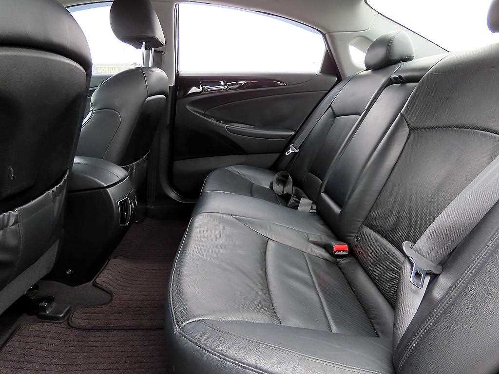 HYUNDAI Sonata - Vista 6