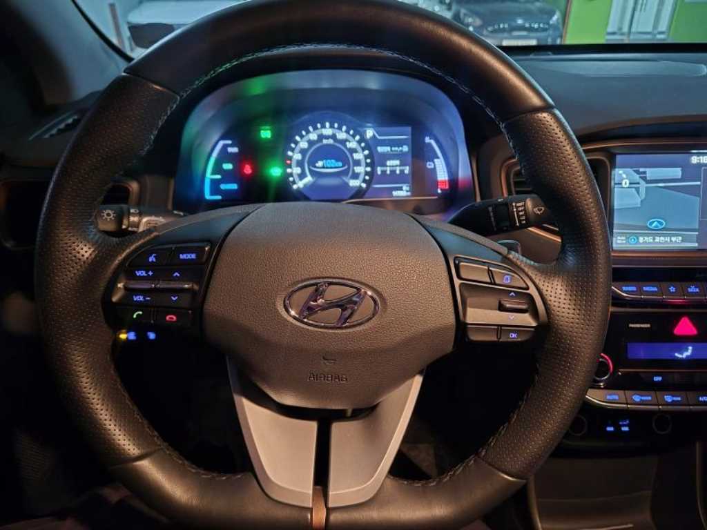 HYUNDAI Ioniq - Vista 7