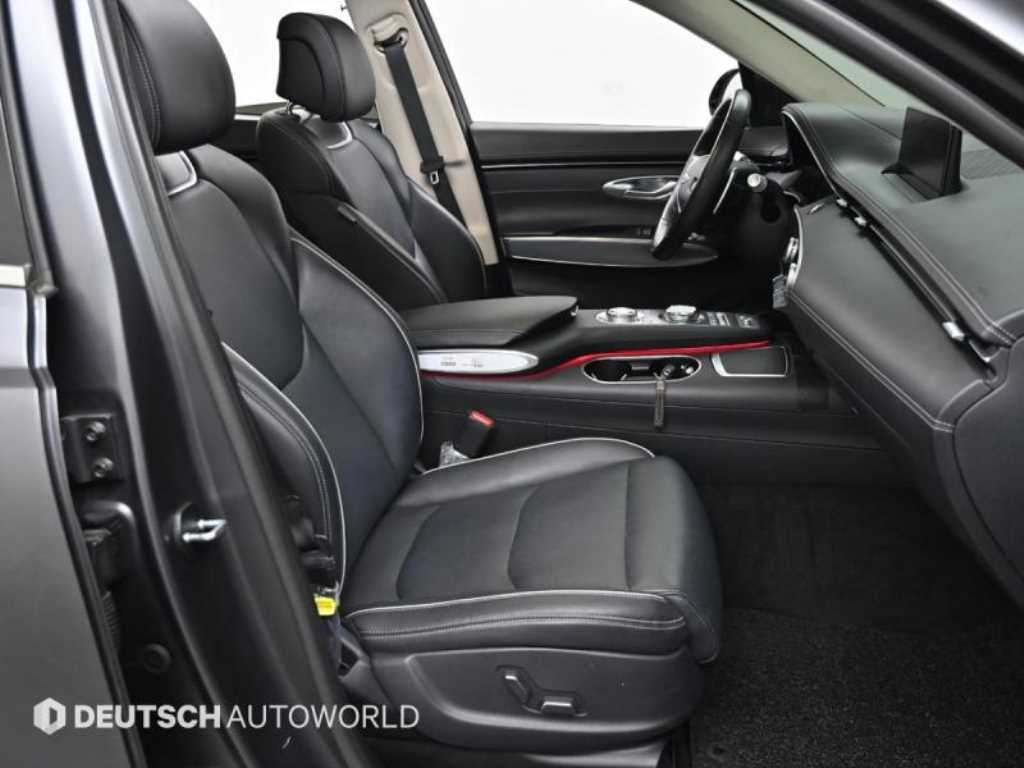 Genesis GV70 - Vista 10