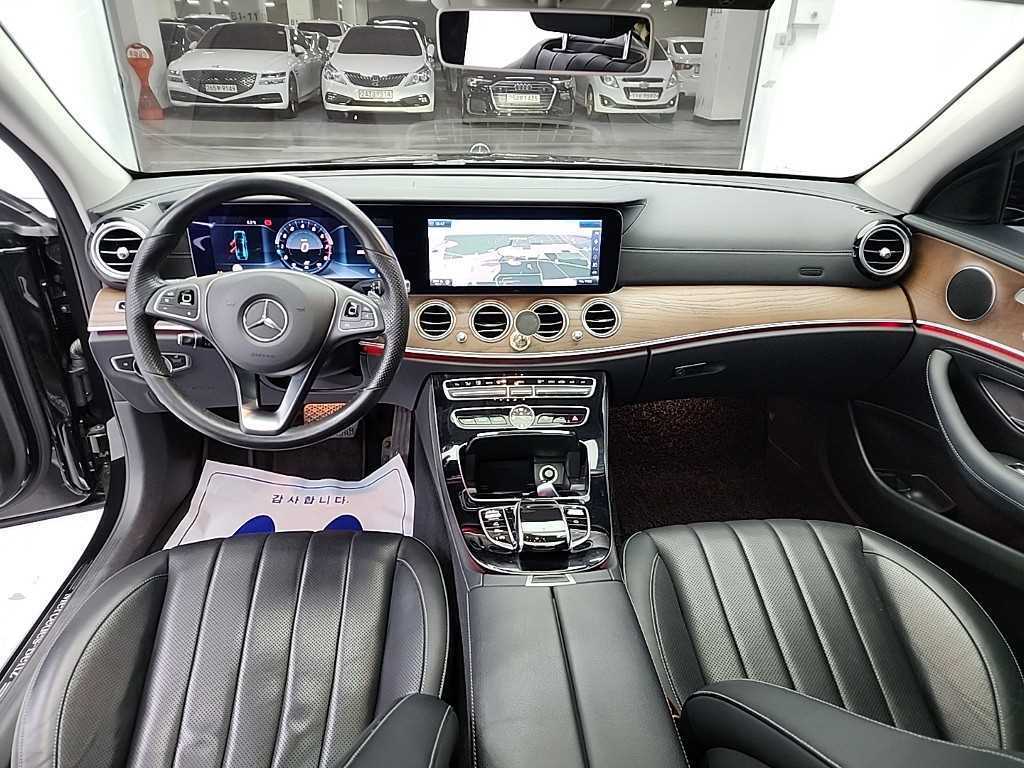 Mercedes Benz E class - Vista 7