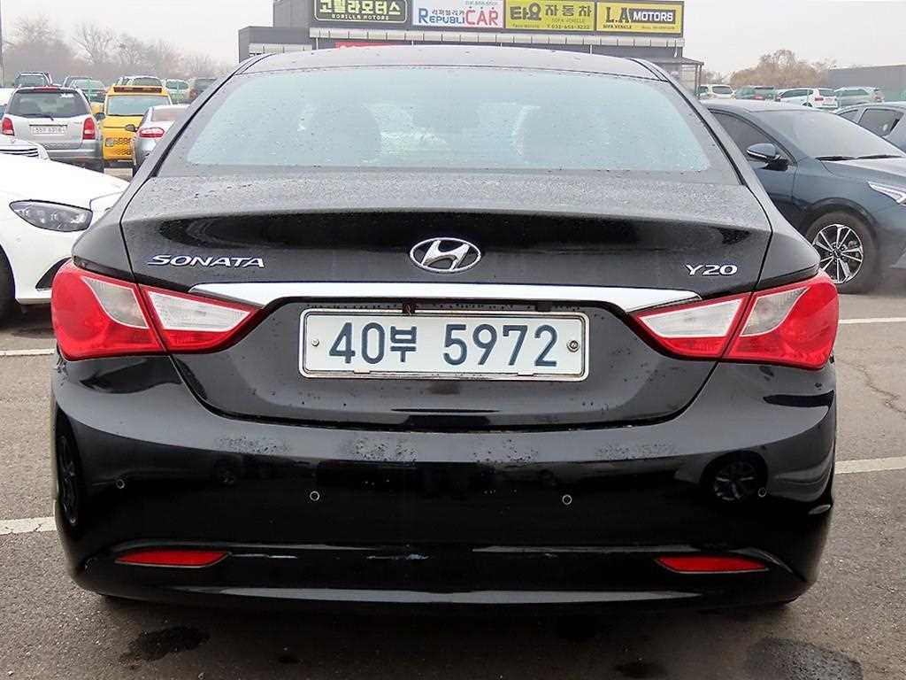 HYUNDAI Sonata - Vista 4