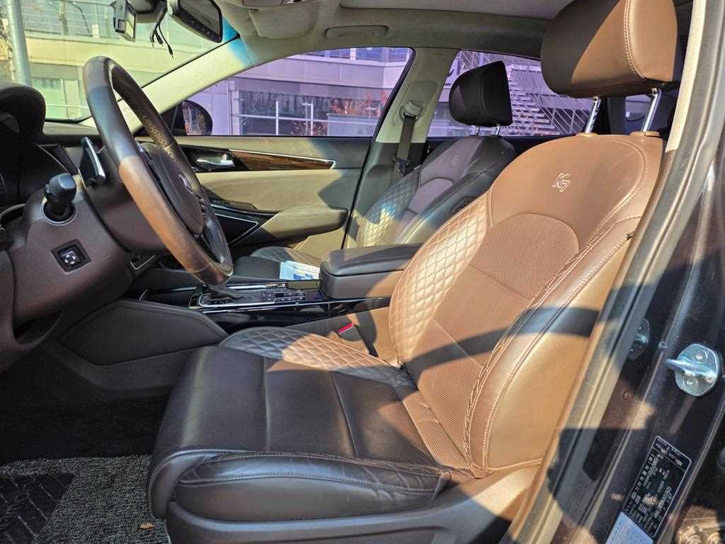 KIA K7 - Vista 10