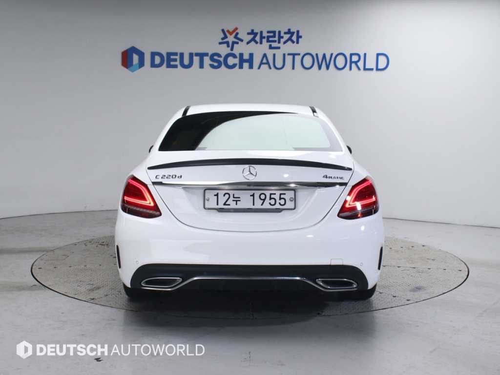 Mercedes Benz C Class - Vista 4